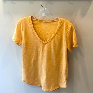 American Eagle V-neck t shirt